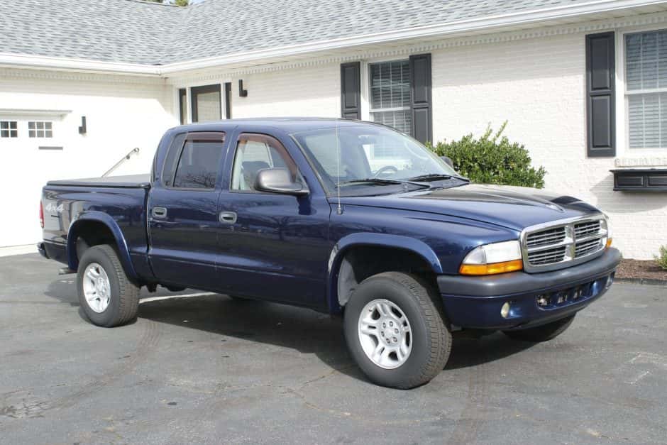 2004 Dodge Dakota (1997-2004) sold for $12,000