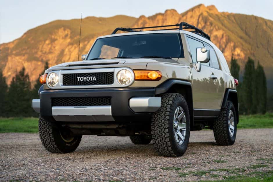 2014 Toyota FJ Cruiser sold for $30,000