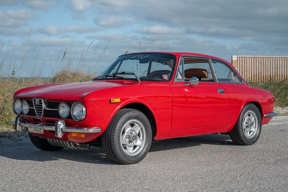 1971 Alfa Romeo 105/115 Series Coupe sold for $52,000