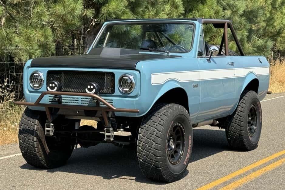 1976 International Harvester Scout sold for $26,750