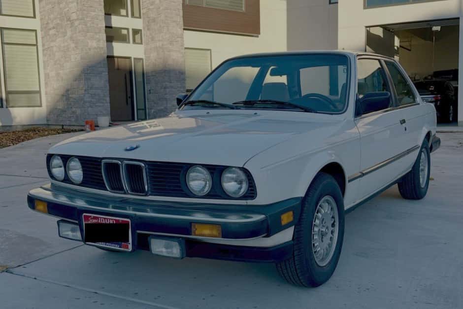 1985 BMW E30 3-Series Coupe sold for $7,300