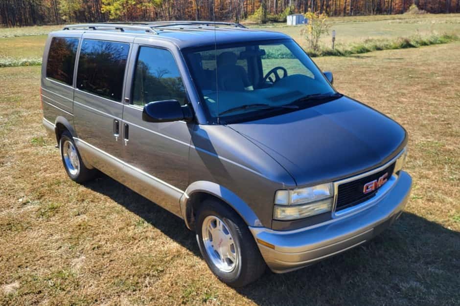 2005 GMC Van sold for $10,150