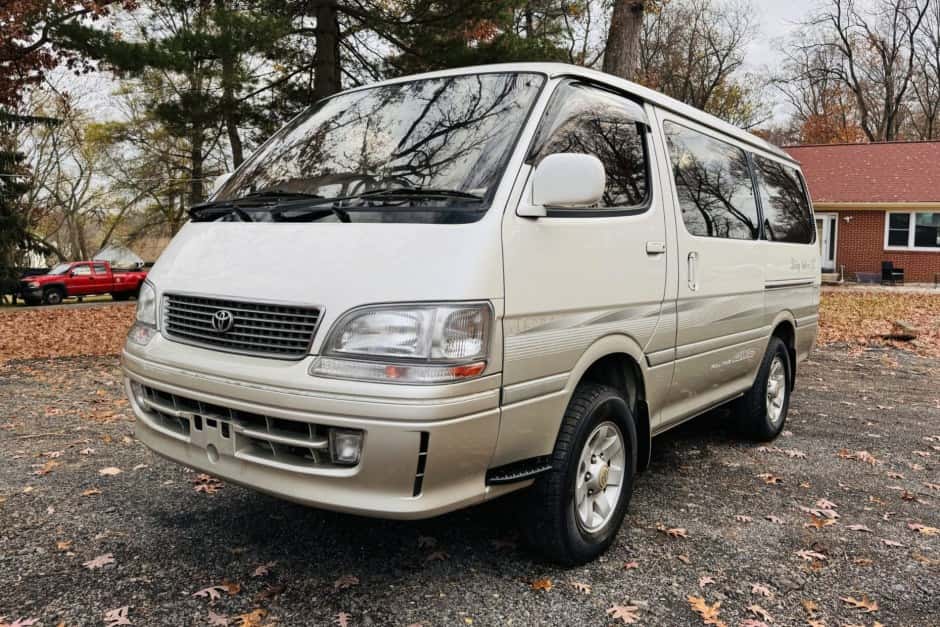 1999 Toyota HiAce sold for $8,400