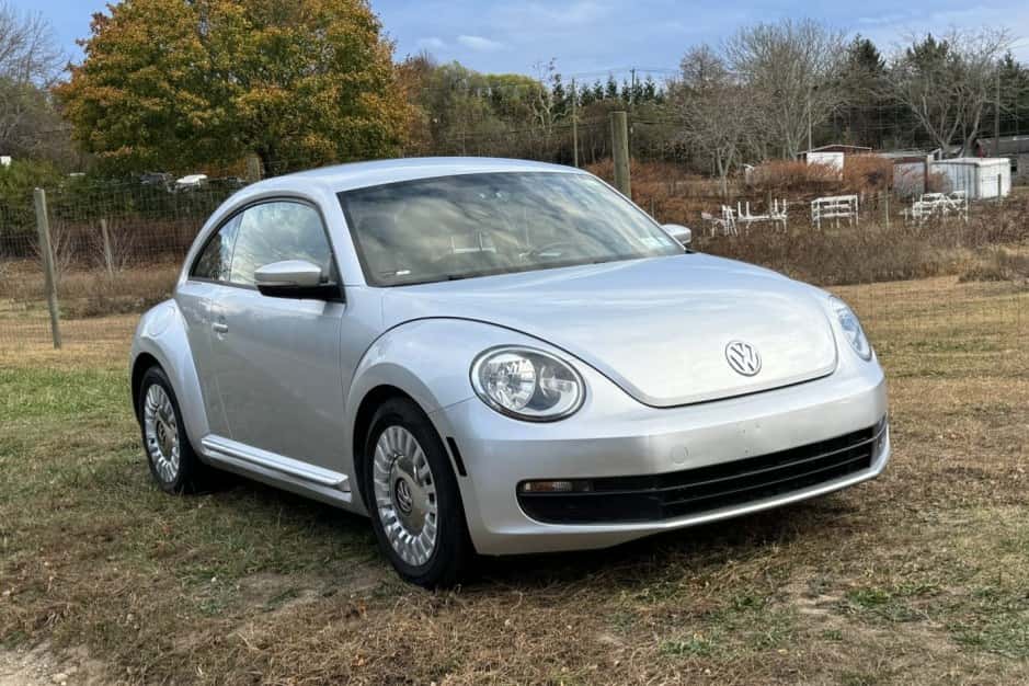 2014 Volkswagen A5 Beetle (2012-2019) sold for $10,000