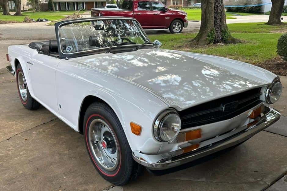 1973 Triumph TR6 sold for $10,700