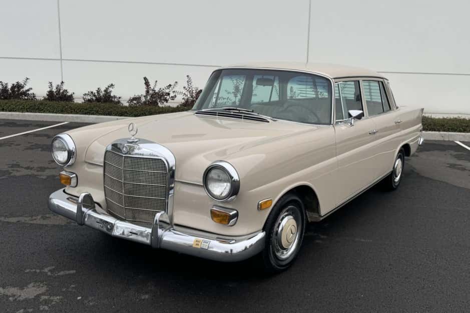 1968 Mercedes-Benz W110 sold for $16,000