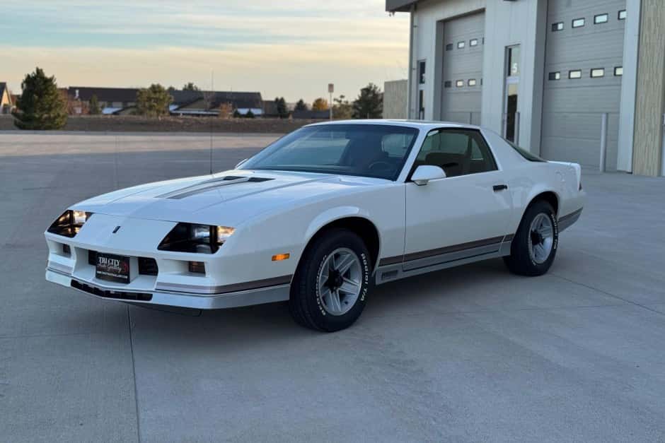 1984 Chevrolet Camaro 3rd Generation 1982-1992 sold for $19,500