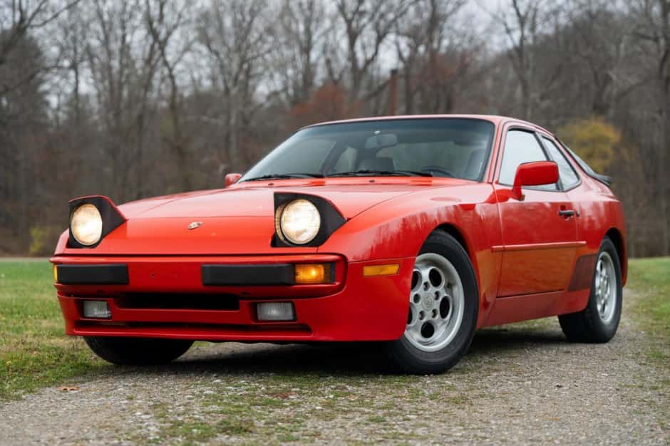 1986 Porsche 944 sold for $8,777