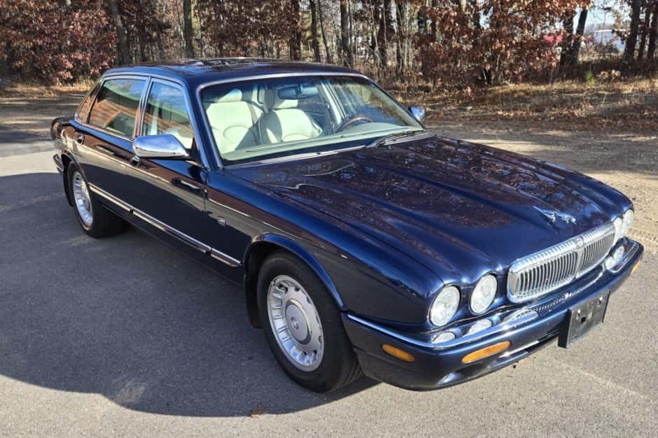 1998 Jaguar X308 XJ (1998-2003) sold for $6,800