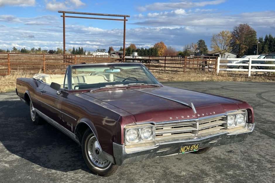 1965 Oldsmobile Starfire sold for $13,000