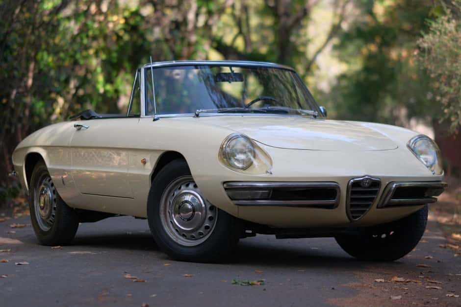 1967 Alfa Romeo 105/115 Spider Series 1 sold for $42,000