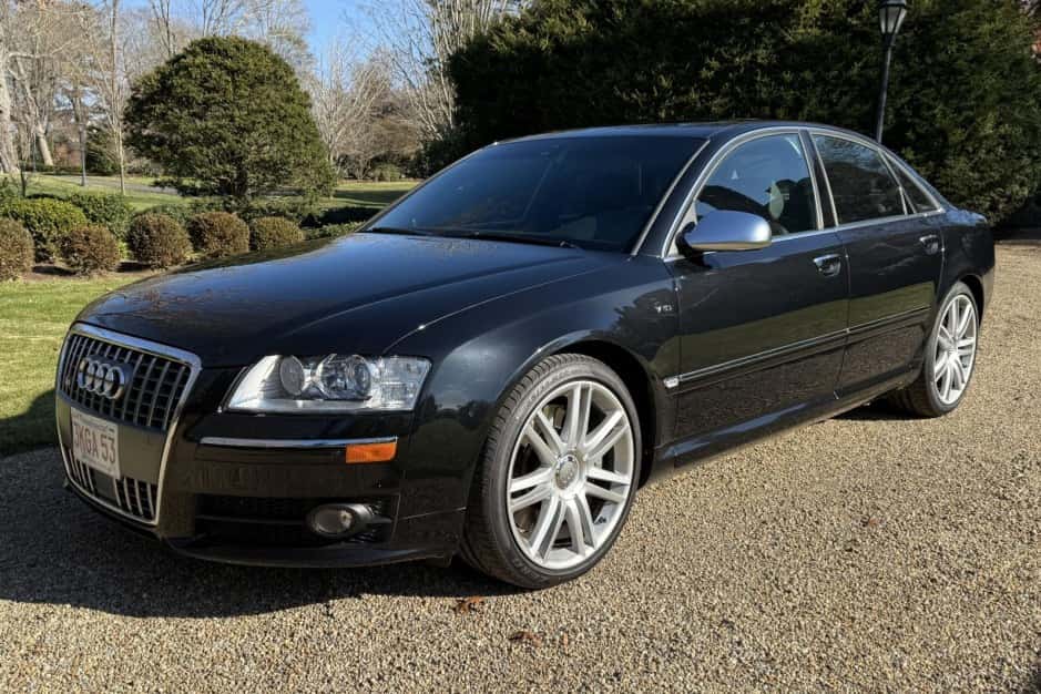 2007 Audi S8 sold for $31,000