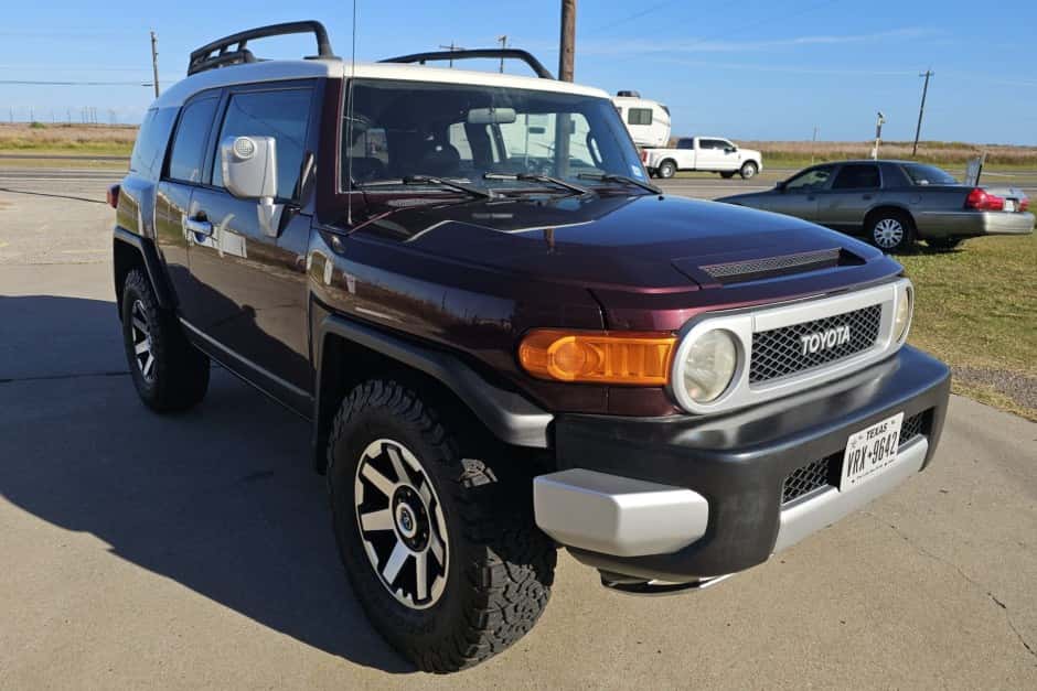 2007 Toyota FJ Cruiser sold for $10,500