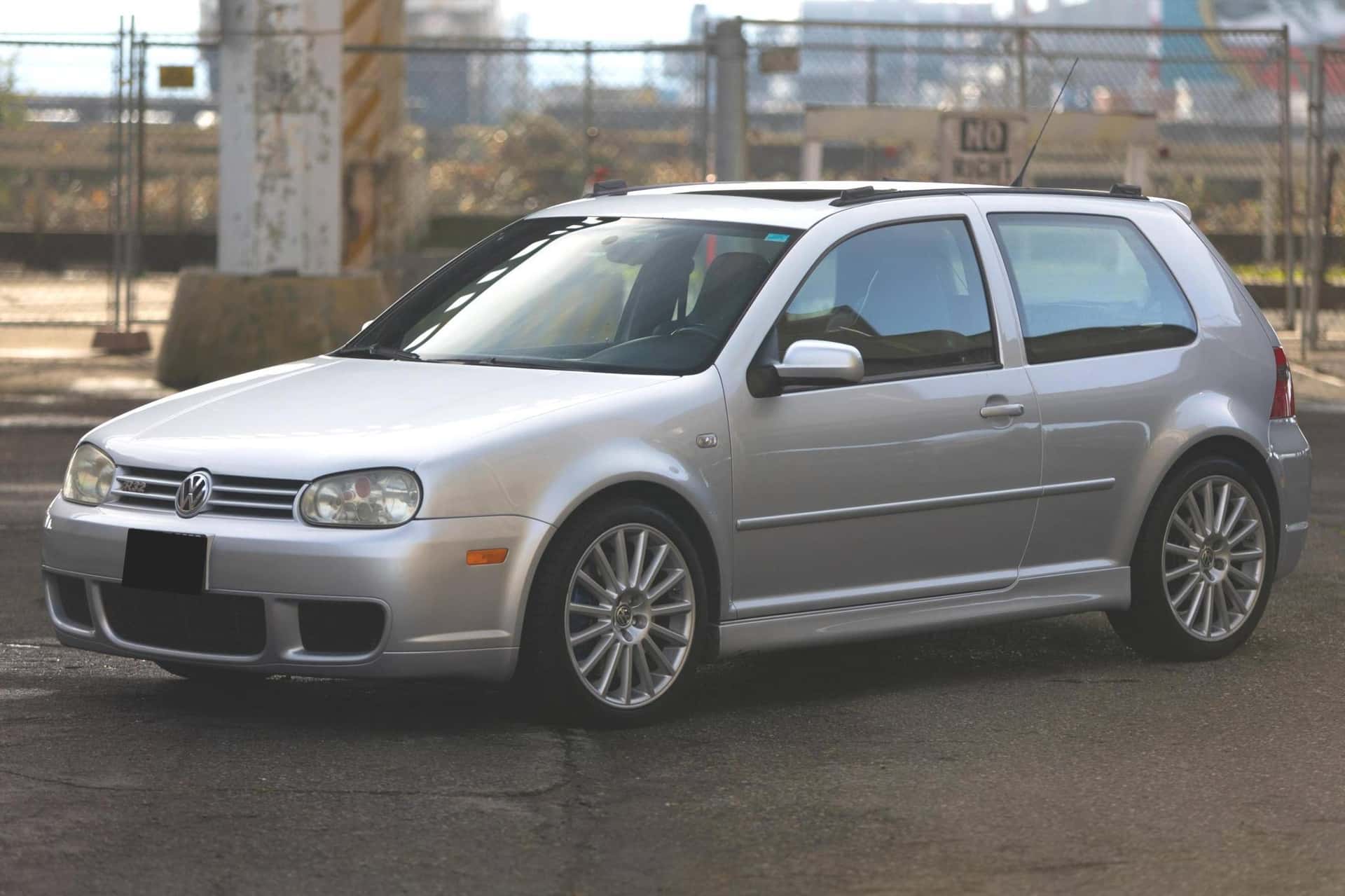 2004 Volkswagen R32 sold for $10,400