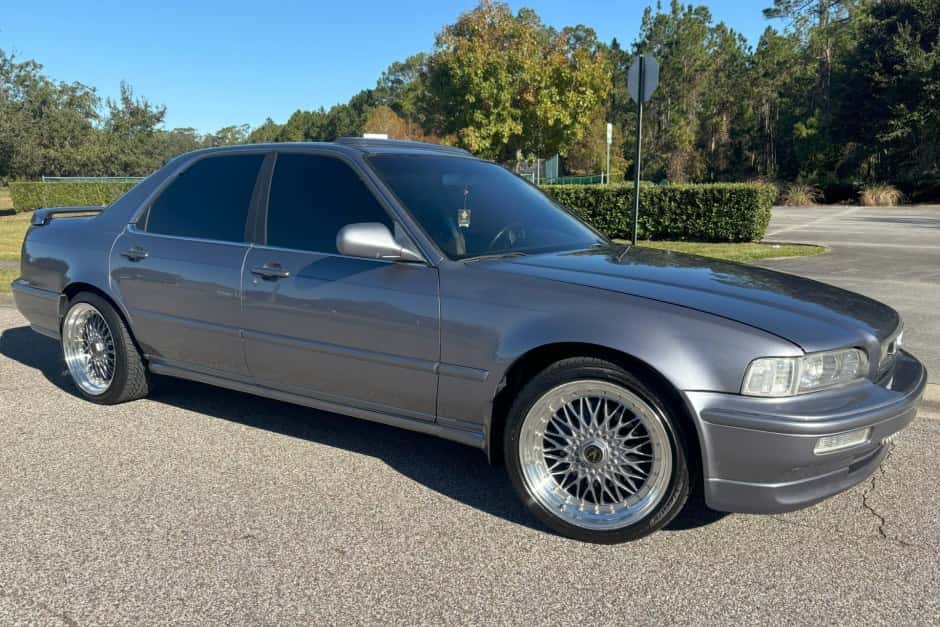 1991 Acura Legend sold for $7,100