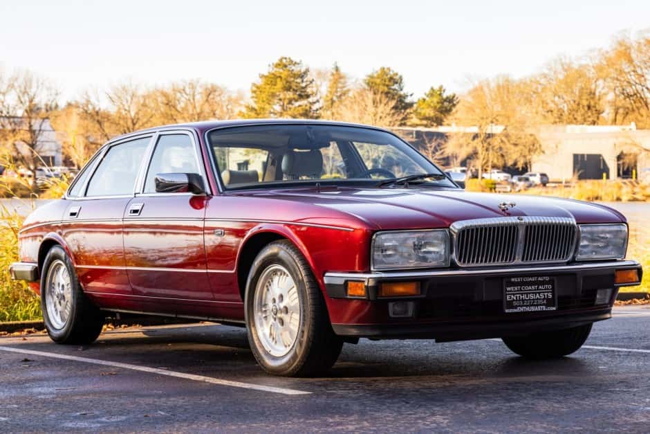 1994 Jaguar XJ40 XJ (1988-1994) sold for $6,000