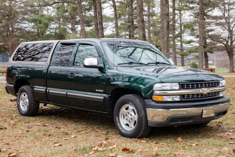 2001 Chevrolet Silverado GMT800 (1999-2007) sold for $16,100
