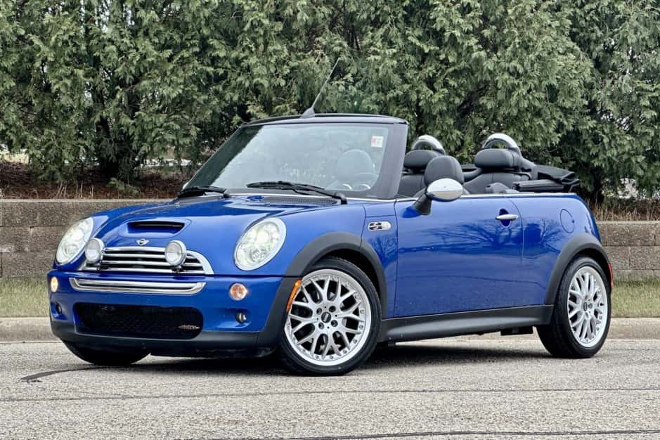 2005 Mini R52 Cooper Convertible sold for $14,250