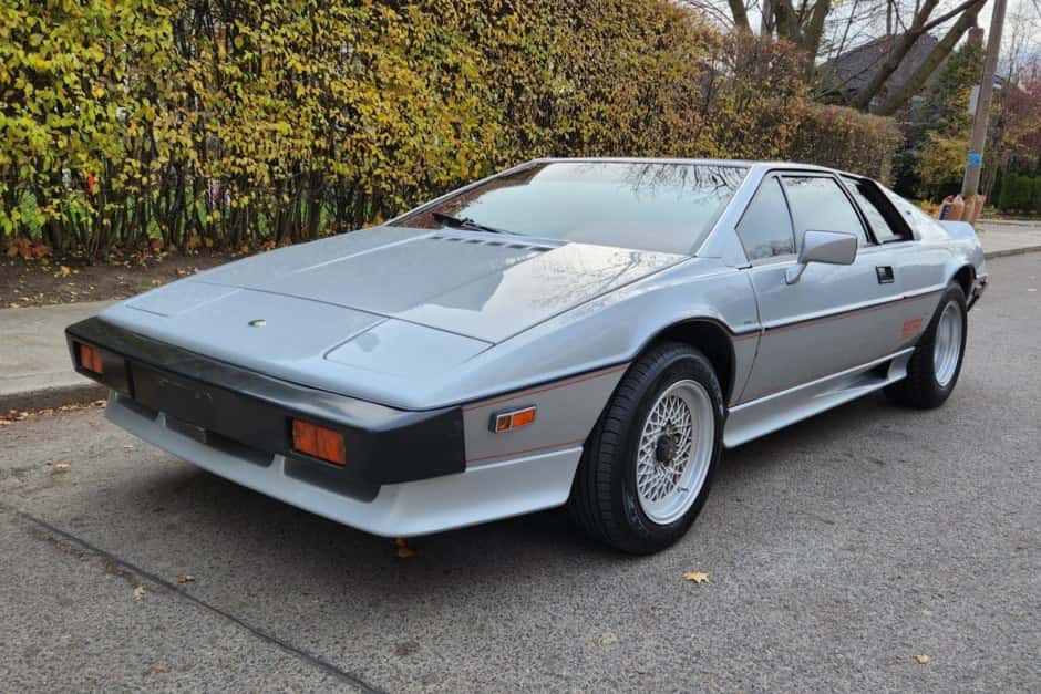 1985 Lotus Esprit sold for $35,250