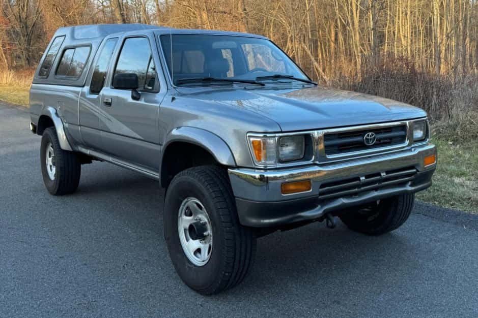 1993 Toyota Pickup (N80/90/100/110 1989-1997) sold for $13,500
