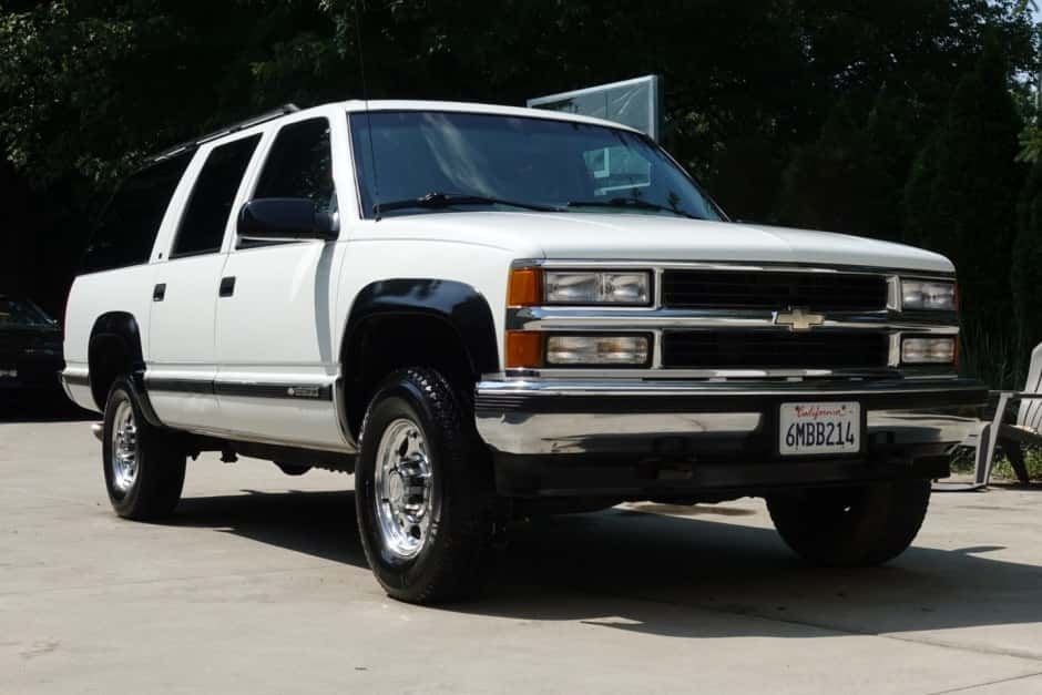 1995 Chevrolet Suburban (GMT400 1992-1999) sold for $7,500
