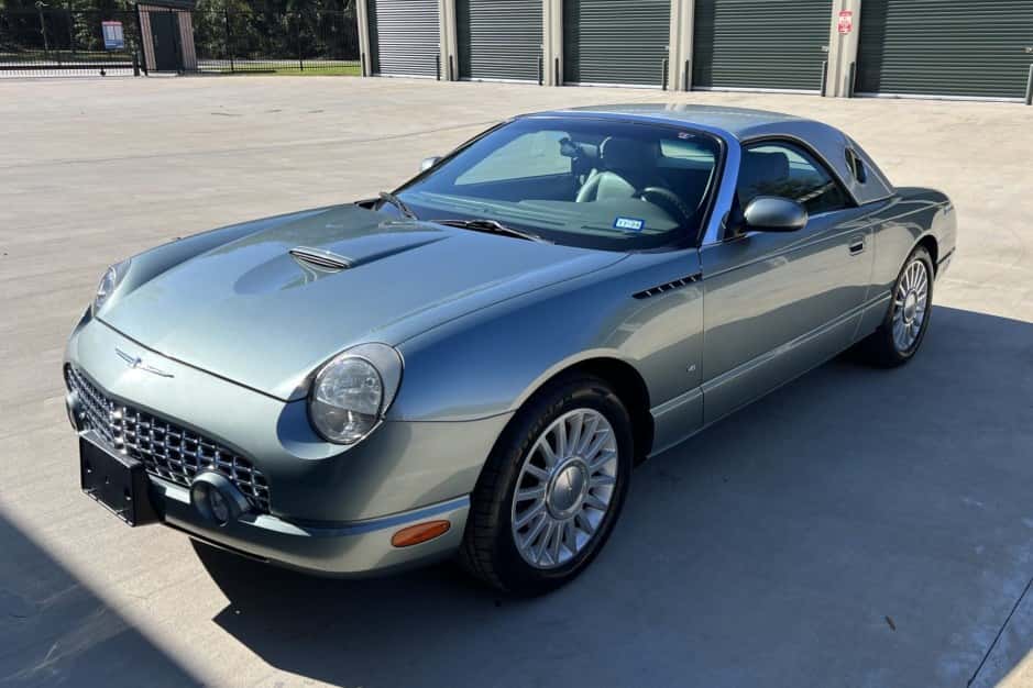 2004 Ford Thunderbird (2002-2005) sold for $18,250
