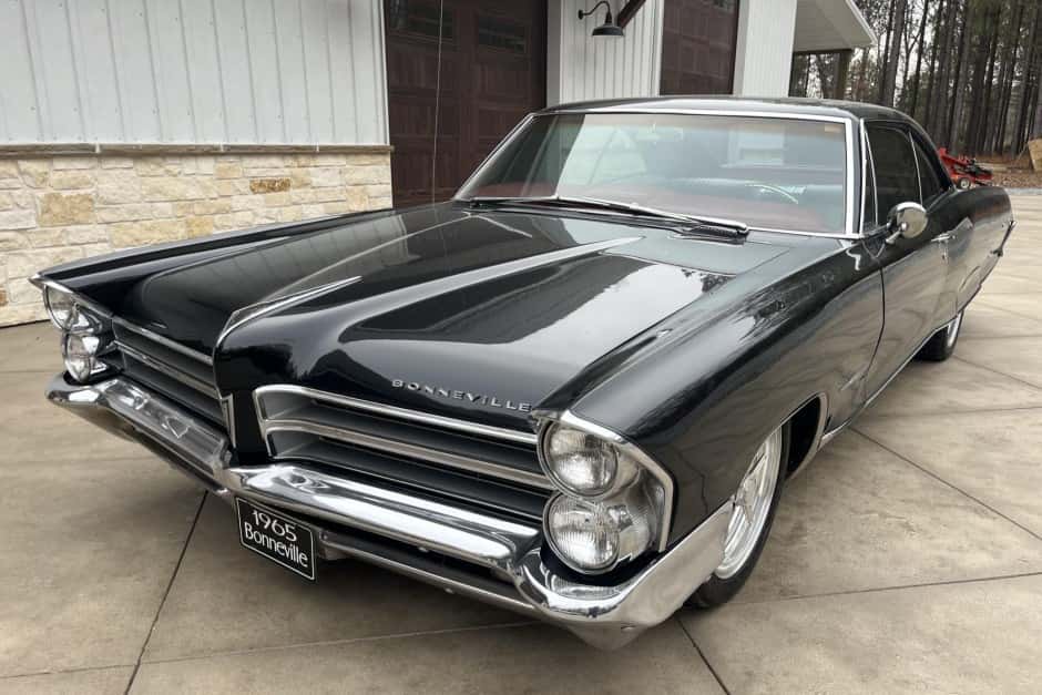 1965 Pontiac Bonneville sold for $15,000