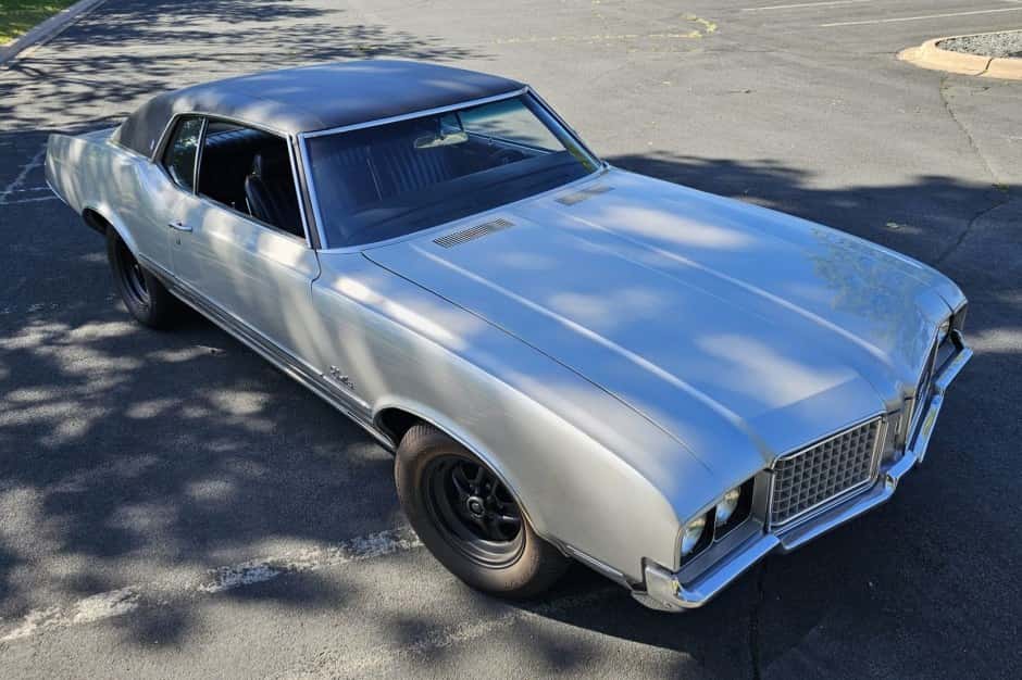 1972 Oldsmobile Cutlass sold for $16,000