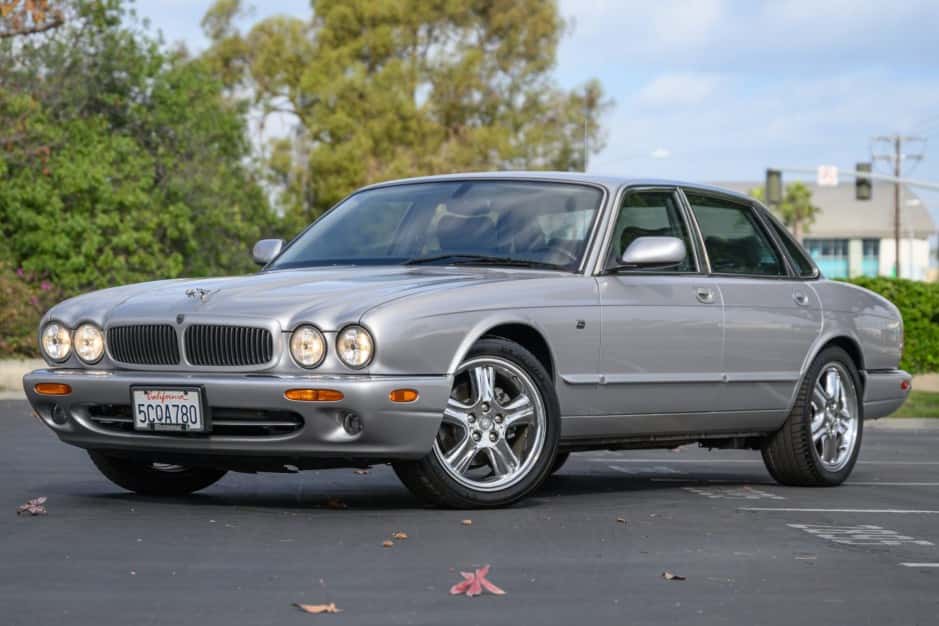 2003 Jaguar X308 XJ (1998-2003) sold for $8,600