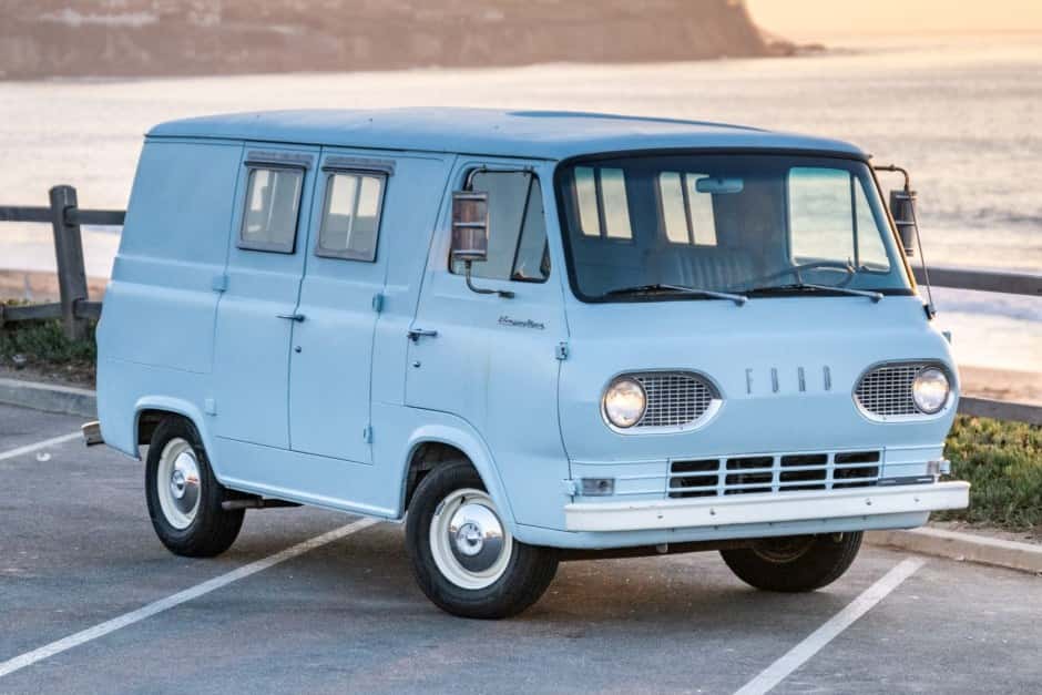 1962 Ford Econoline Van sold for $15,100