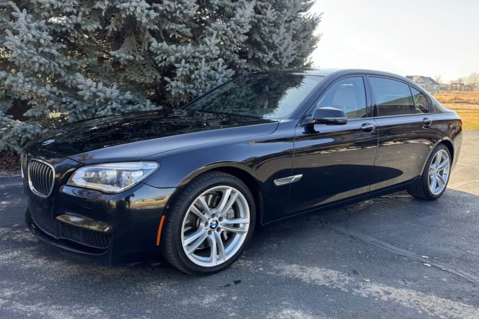 2014 BMW F01/F02 7-Series sold for $16,000
