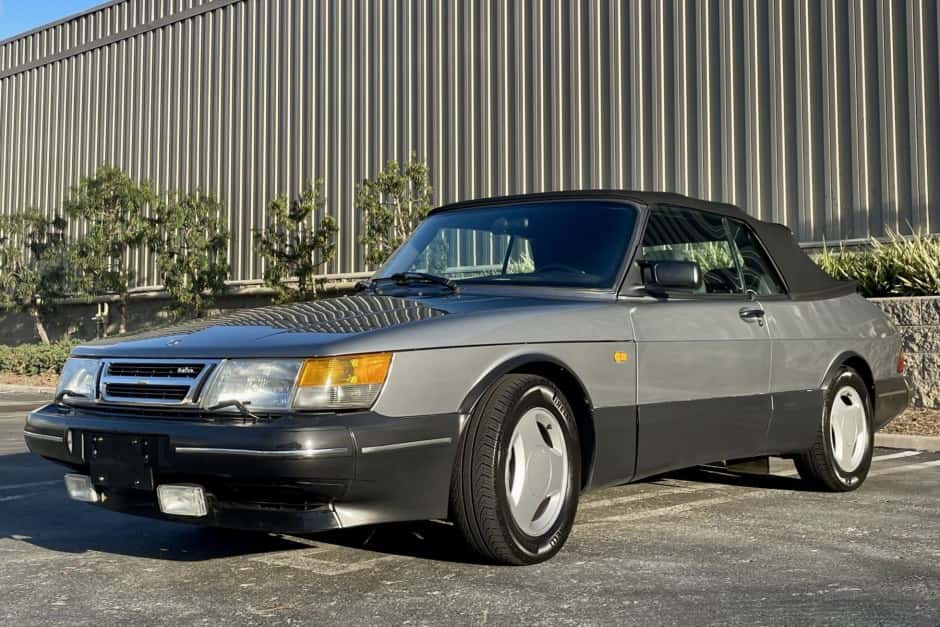 1991 Saab 900 sold for $10,750