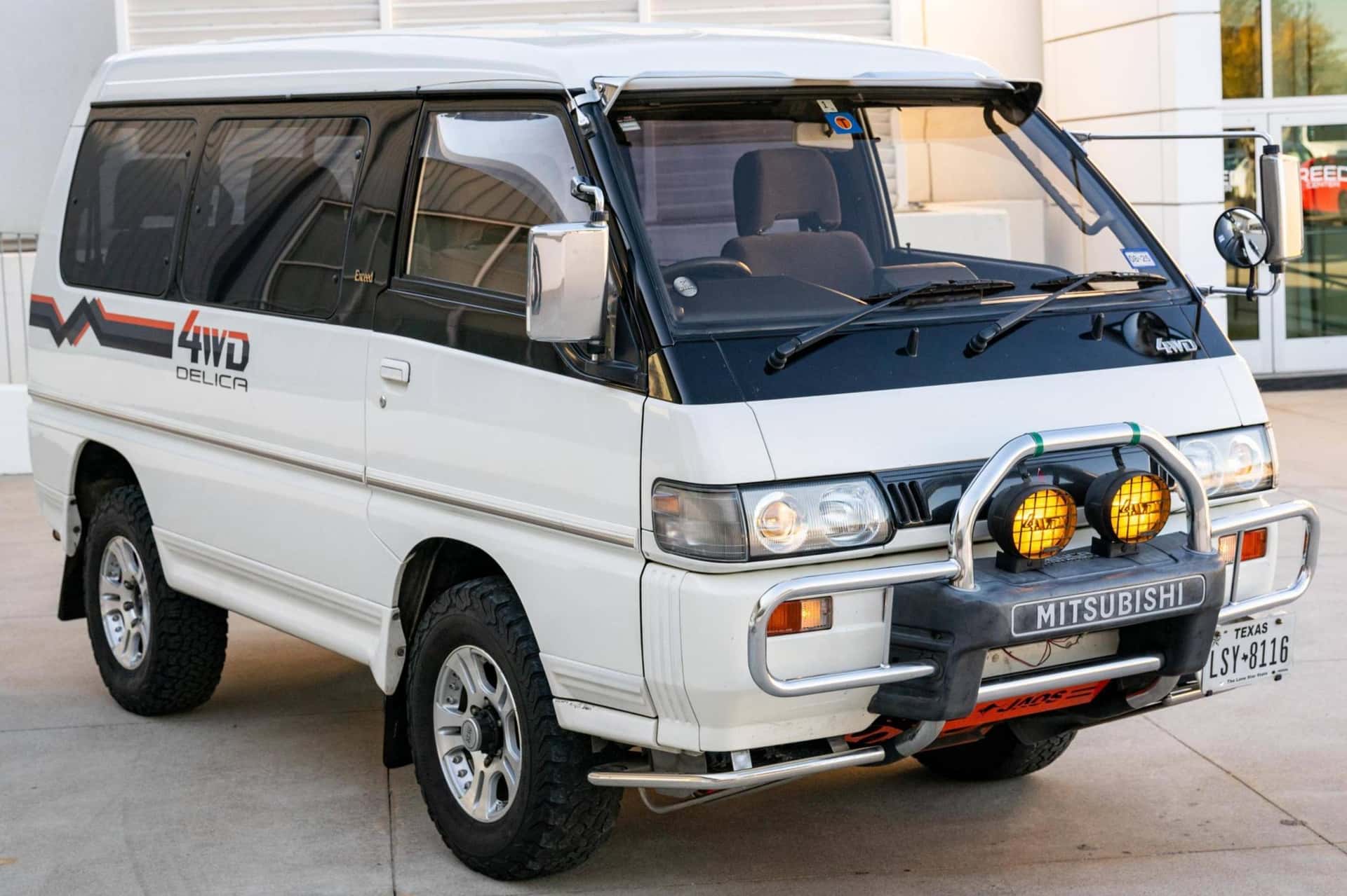 1993 Mitsubishi Delica sold for $14,500