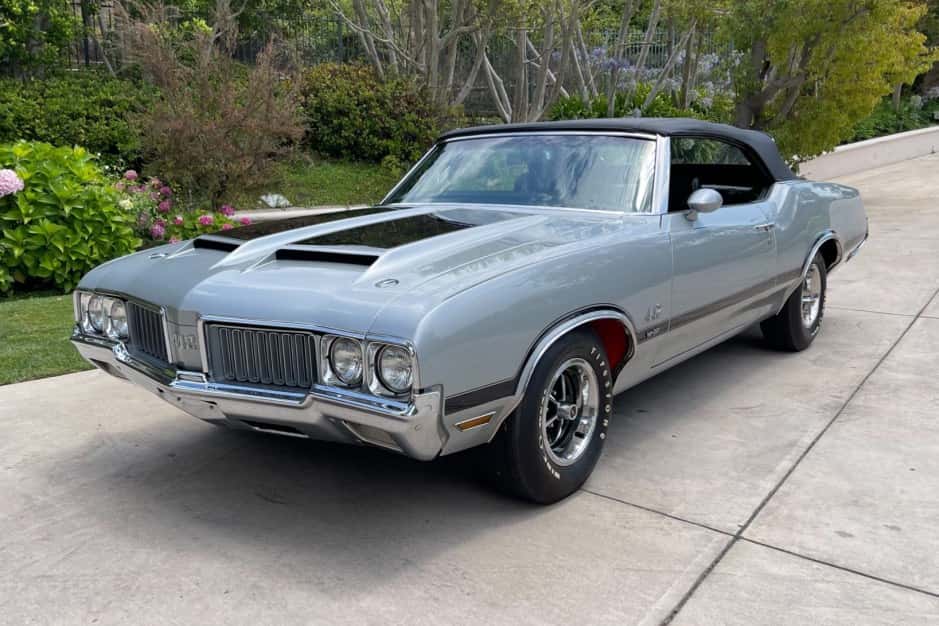 1970 Oldsmobile 442 sold for $110,000