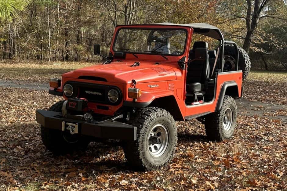 1976 Toyota Land Cruiser FJ40 sold for $20,000