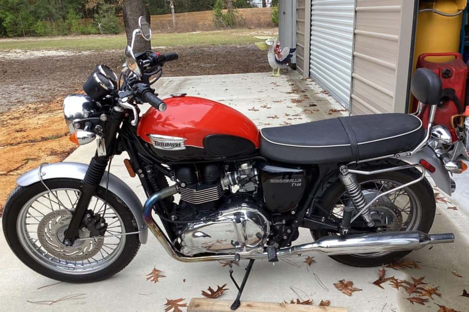 2015 Triumph New Bonneville (2000+) sold for $4,800