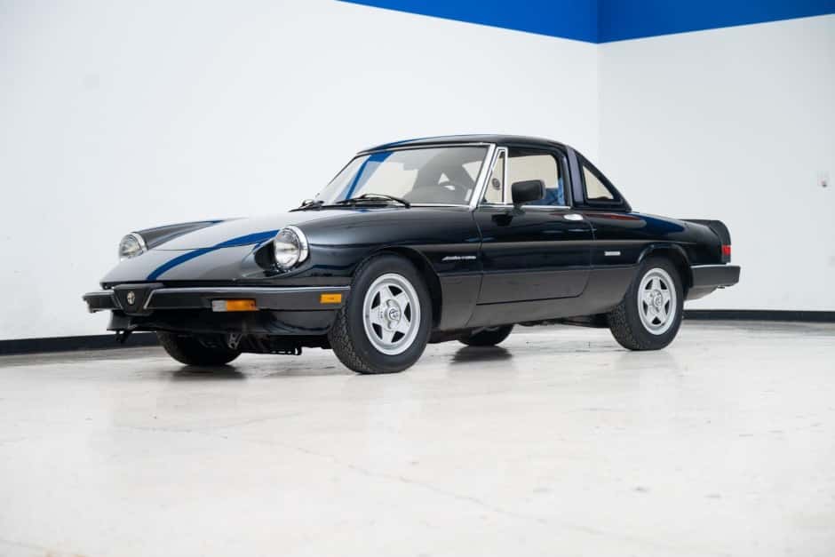 1986 Alfa Romeo 105/115 Spider Series 3 sold for $6,200