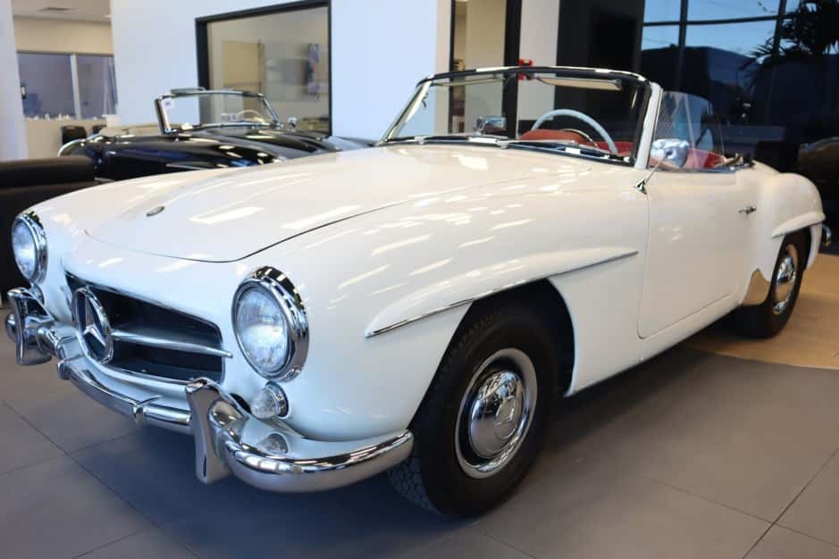 1957 Mercedes-Benz 190SL sold for $131,000