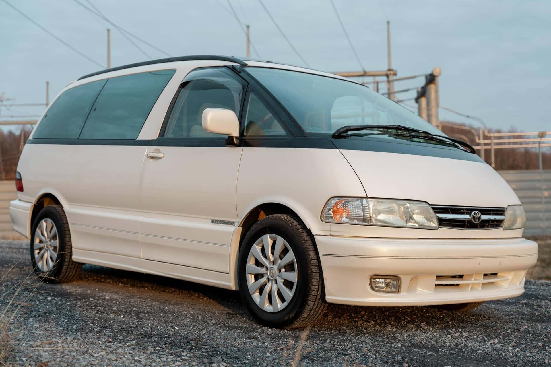 1999 Toyota Estima sold for $6,300