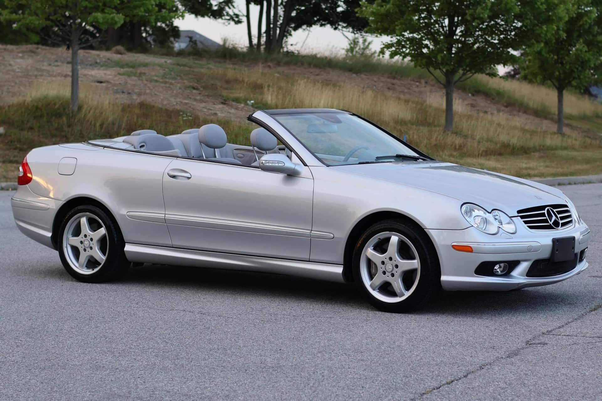 2004 Mercedes-Benz CLK-Class sold for $10,100