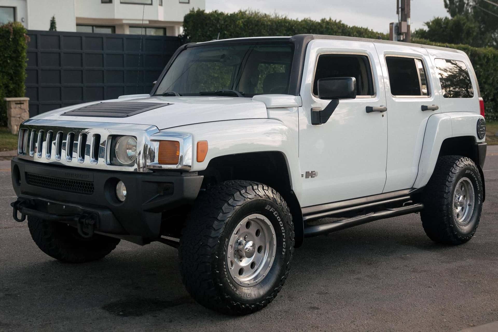 2006 Hummer H3 sold for $8,675
