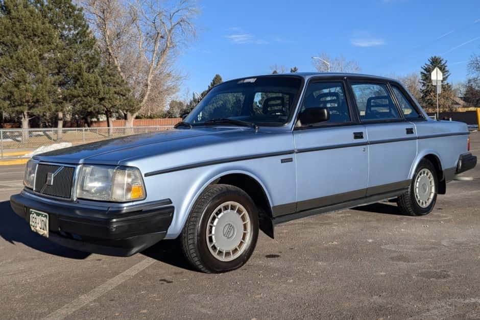 1991 Volvo 240 sold for $6,500