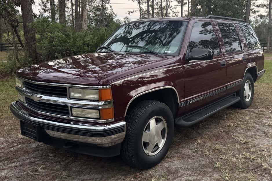 1999 Chevrolet Tahoe GMT400 sold for $11,500