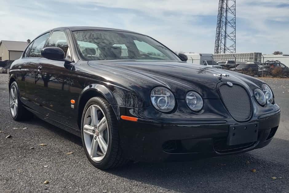 2005 Jaguar S-Type (1999-2007) sold for $8,000