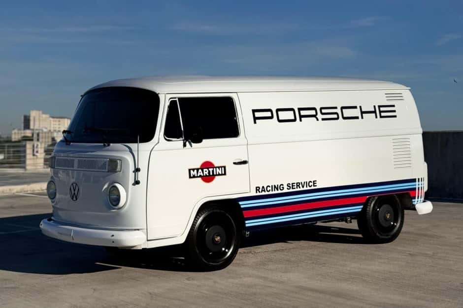 1996 Volkswagen Bay-Window Bus sold for $22,500