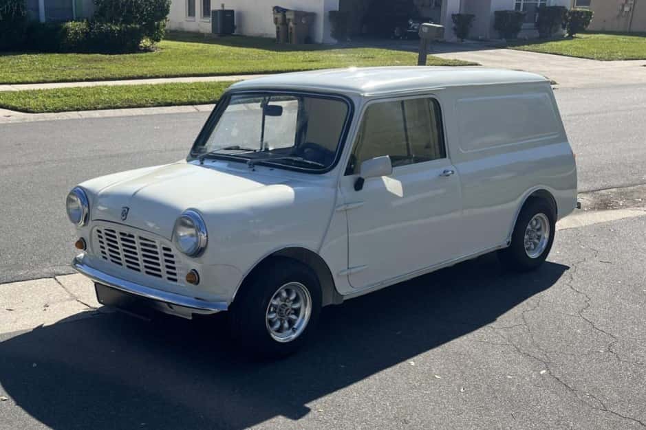 1972 Mini Mk III-Mk V sold for $18,000