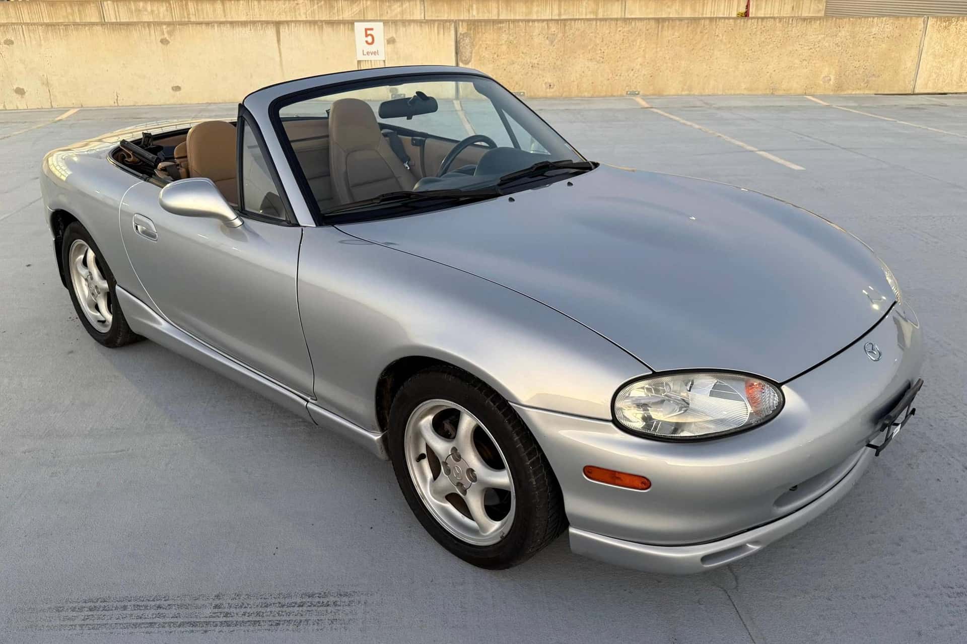 1999 Mazda NB Miata sold for $7,950