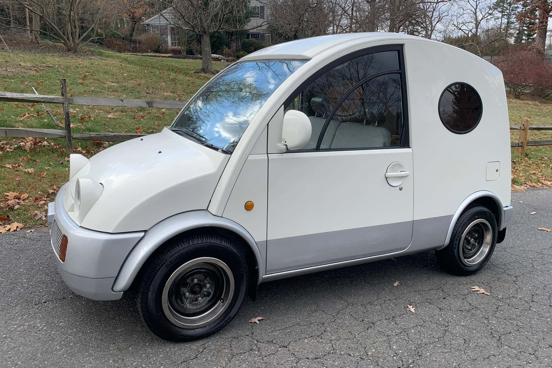1989 Nissan S Cargo sold for $8,700