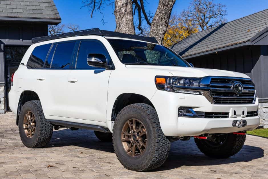 2020 Toyota Land Cruiser 200-Series sold for $92,500