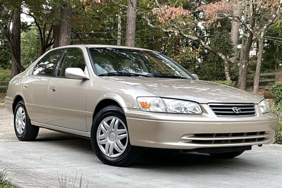 2001 Toyota Camry sold for $11,888